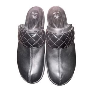 Crocs Cobbler Quilt Strap Mules size 11